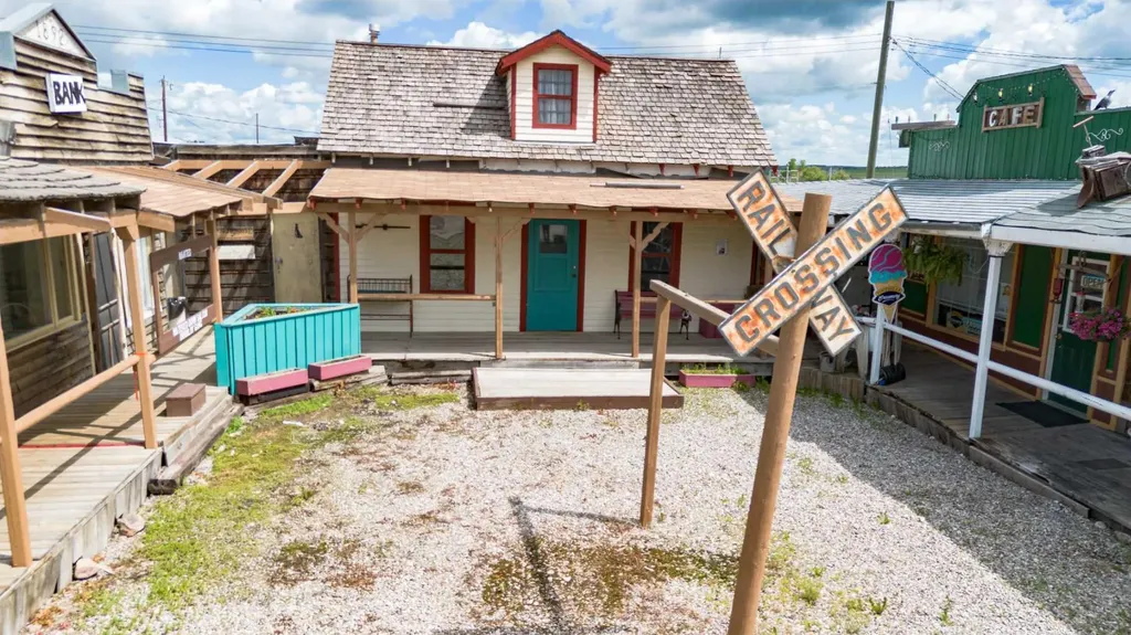 44 Main Street E Big Valley AB T0J 0G0