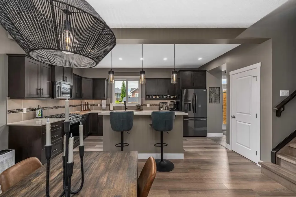435 River Heights Crescent Cochrane AB T4C 0T9