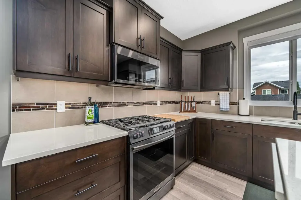 435 River Heights Crescent Cochrane AB T4C 0T9