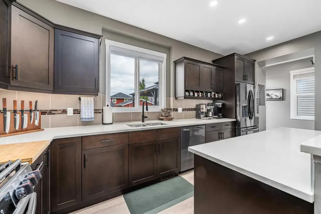 435 River Heights Crescent Cochrane AB T4C 0T9
