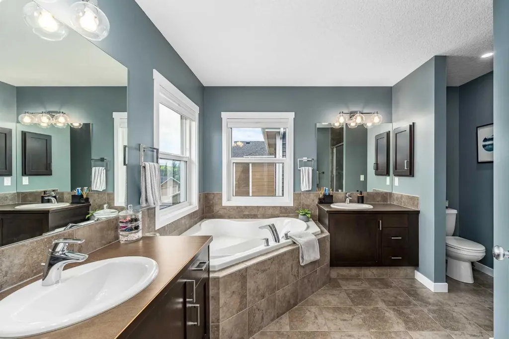 435 River Heights Crescent Cochrane AB T4C 0T9