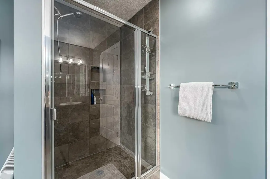 435 River Heights Crescent Cochrane AB T4C 0T9