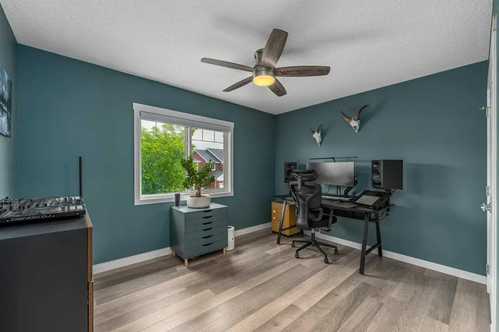 435 River Heights Crescent Cochrane AB T4C 0T9
