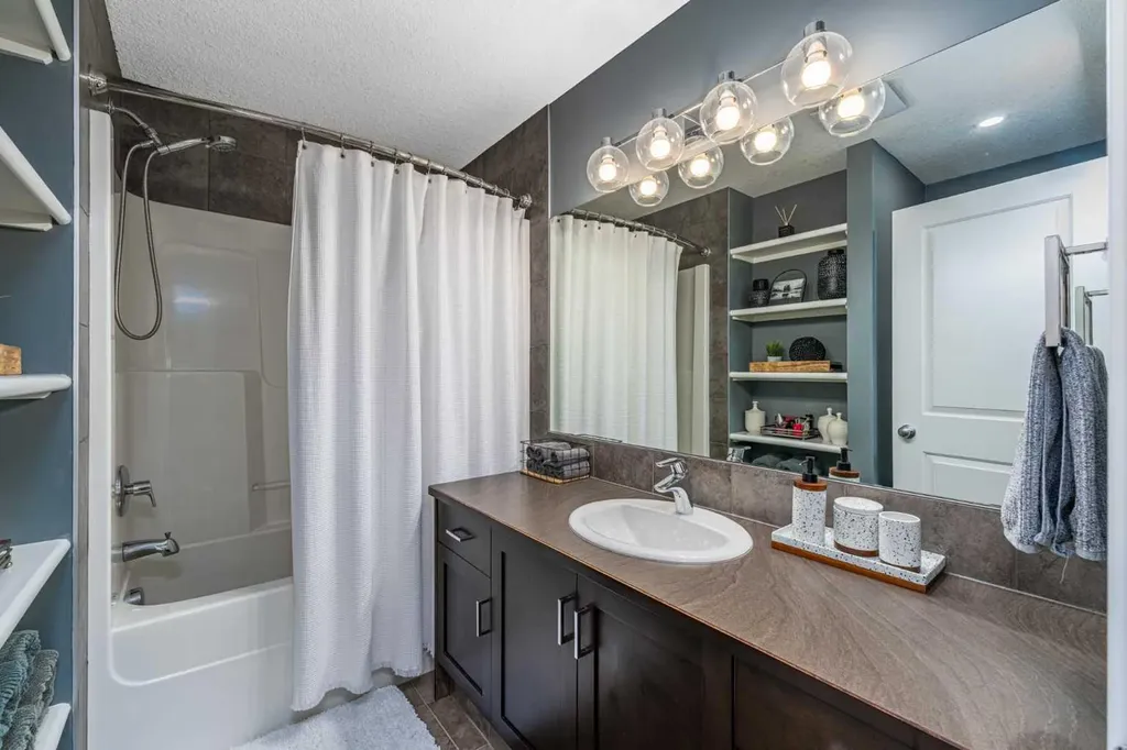 435 River Heights Crescent Cochrane AB T4C 0T9