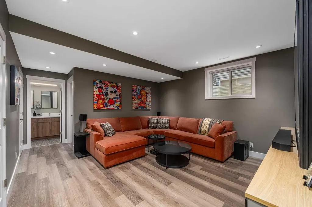 435 River Heights Crescent Cochrane AB T4C 0T9