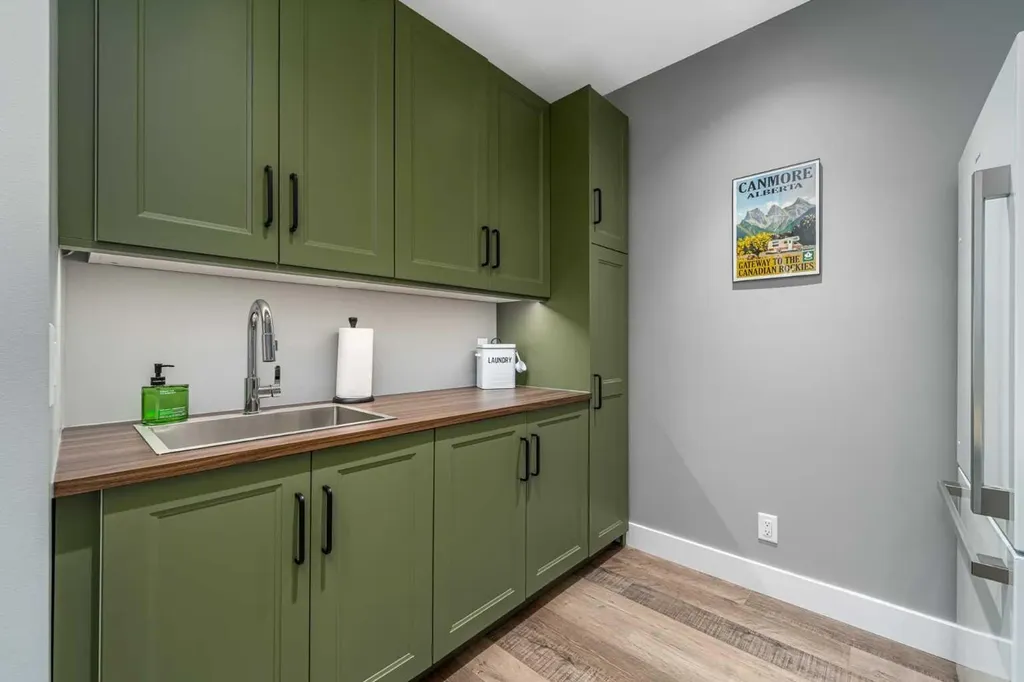 435 River Heights Crescent Cochrane AB T4C 0T9
