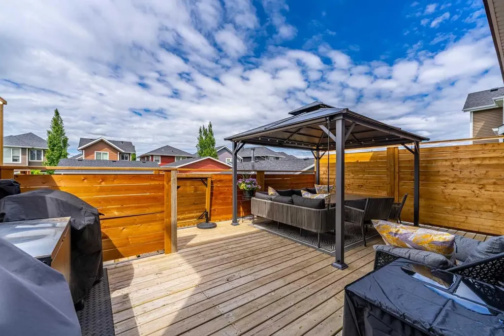 435 River Heights Crescent Cochrane AB T4C 0T9