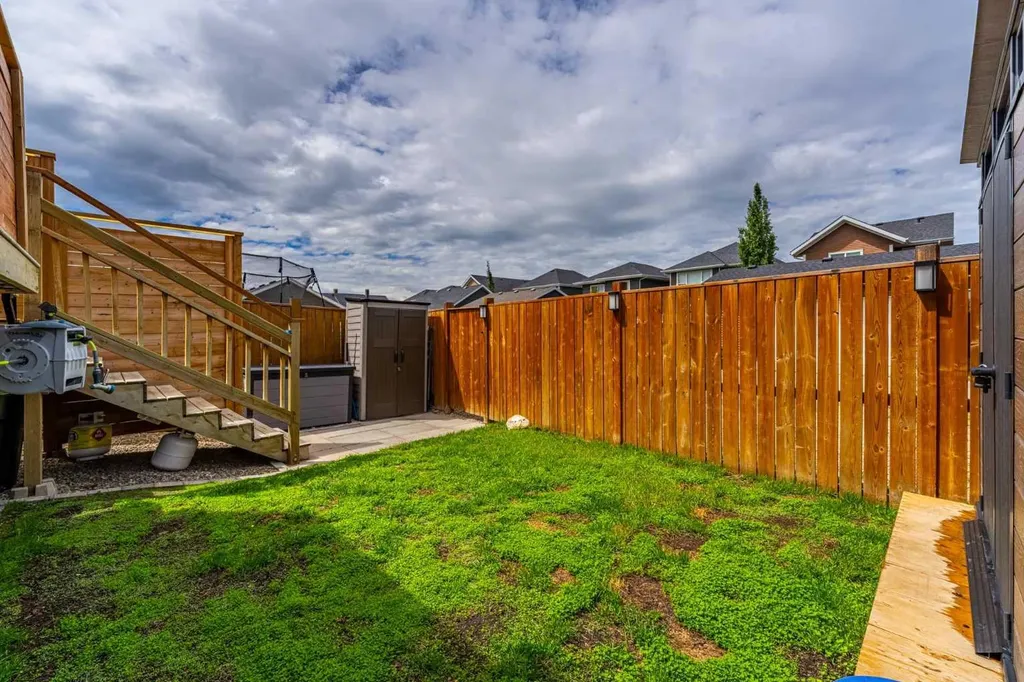 435 River Heights Crescent Cochrane AB T4C 0T9