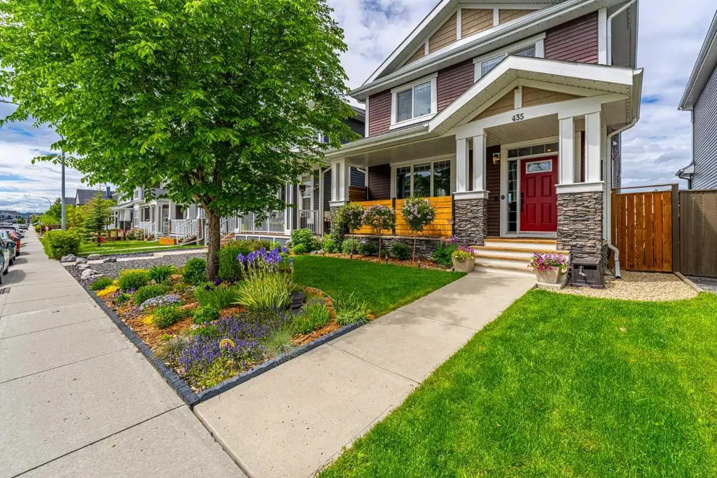 435 River Heights Crescent Cochrane AB T4C 0T9