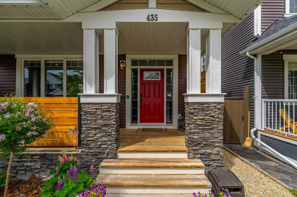 435 River Heights Crescent Cochrane AB T4C 0T9