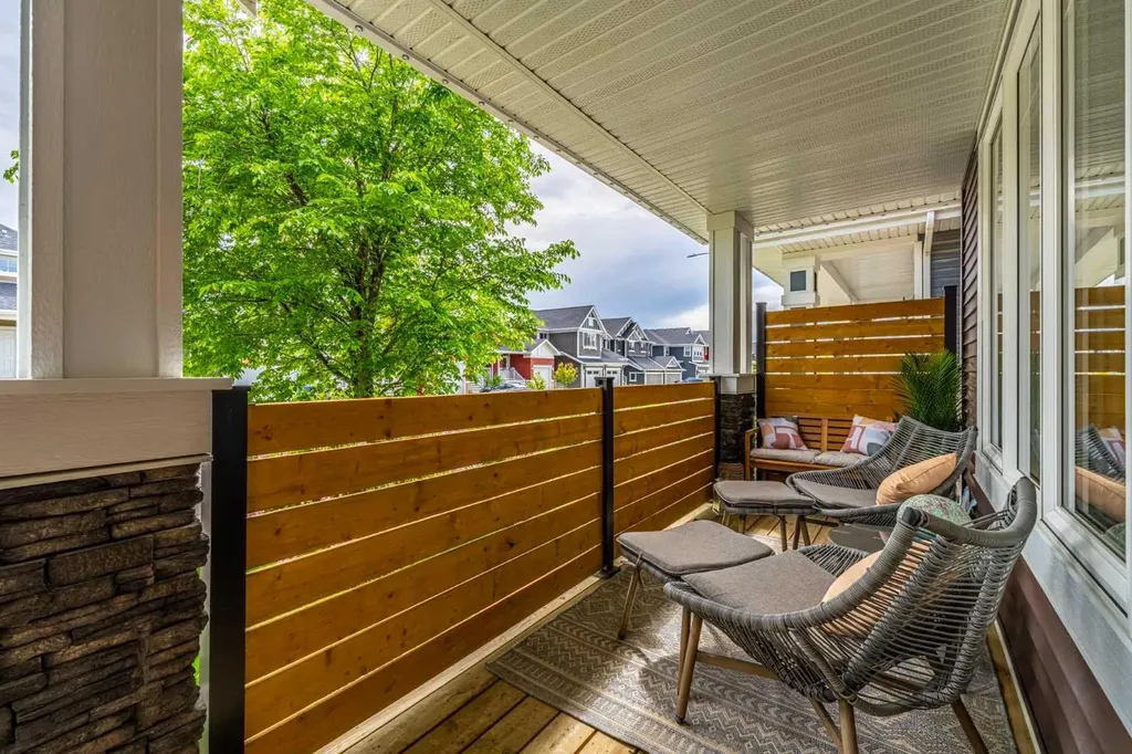 435 River Heights Crescent Cochrane AB T4C 0T9