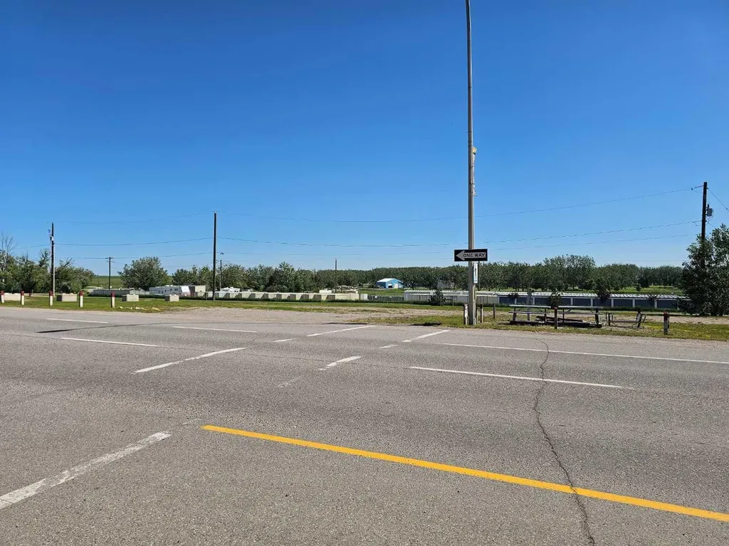 1802 And 1902 20 Avenue Nanton AB T0L 1R0