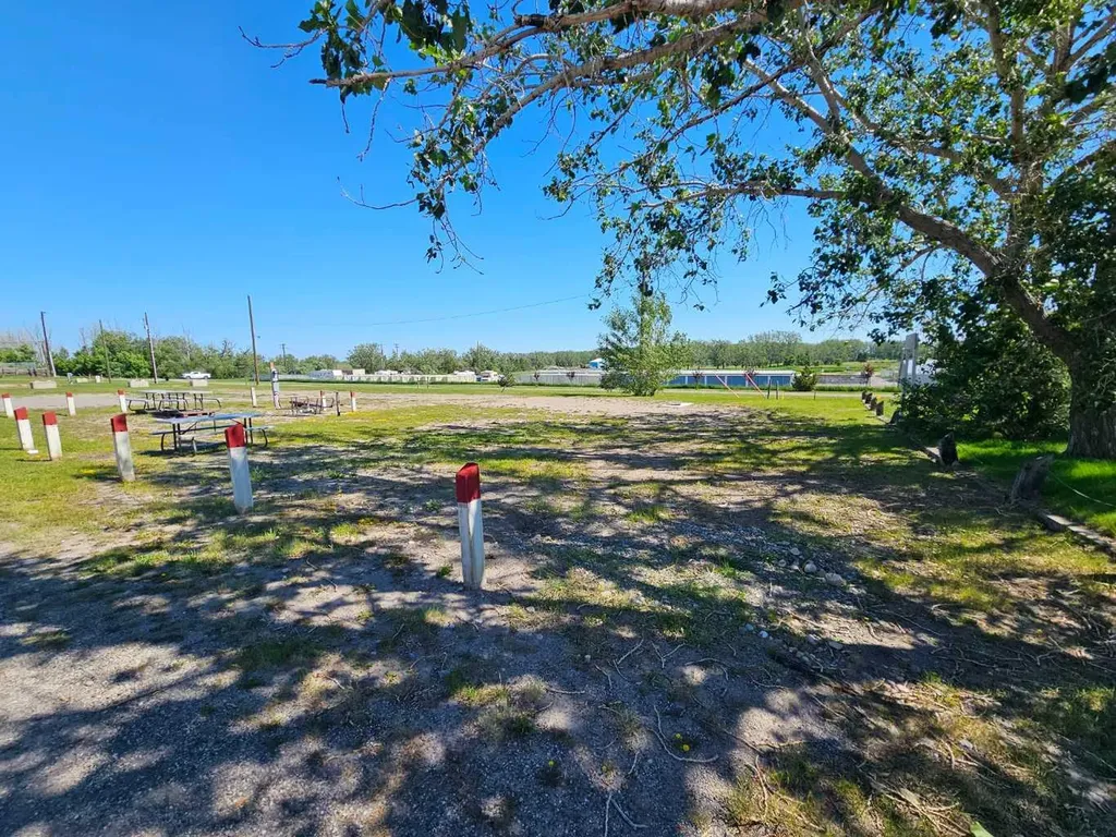 1802 And 1902 20 Avenue Nanton AB T0L 1R0
