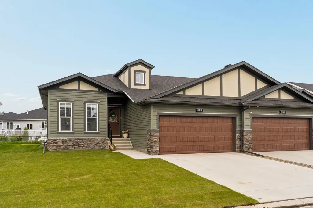 808 Mandalay Link Carstairs AB T0M 0N0