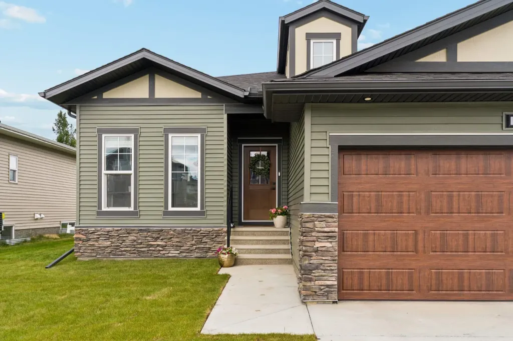808 Mandalay Link Carstairs AB T0M 0N0