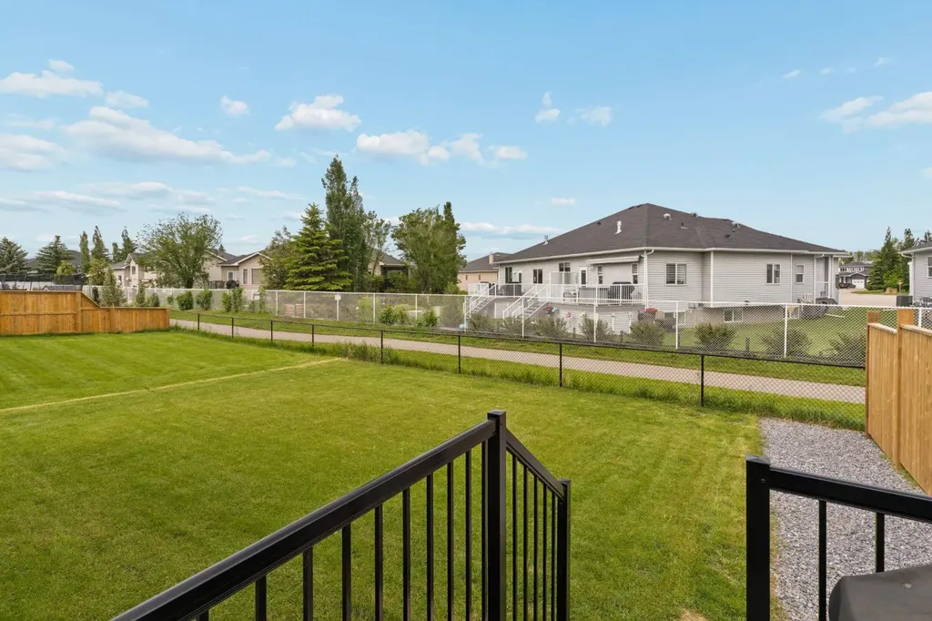 808 Mandalay Link Carstairs AB T0M 0N0