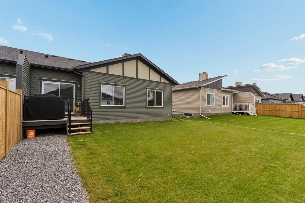 808 Mandalay Link Carstairs AB T0M 0N0
