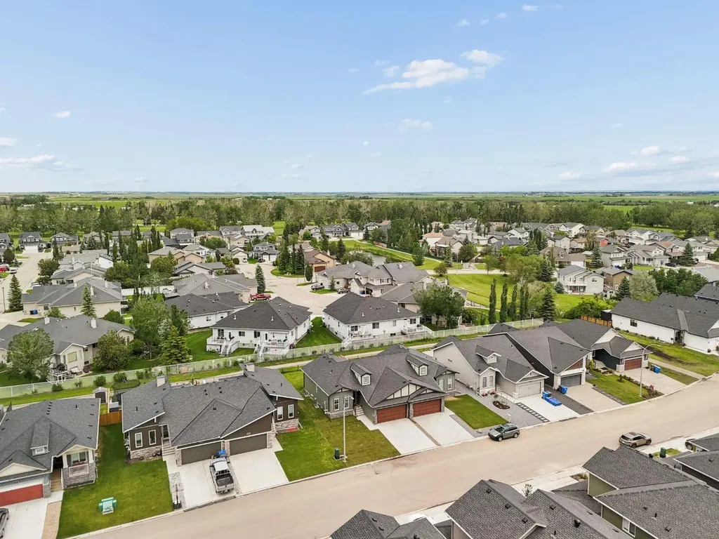 808 Mandalay Link Carstairs AB T0M 0N0
