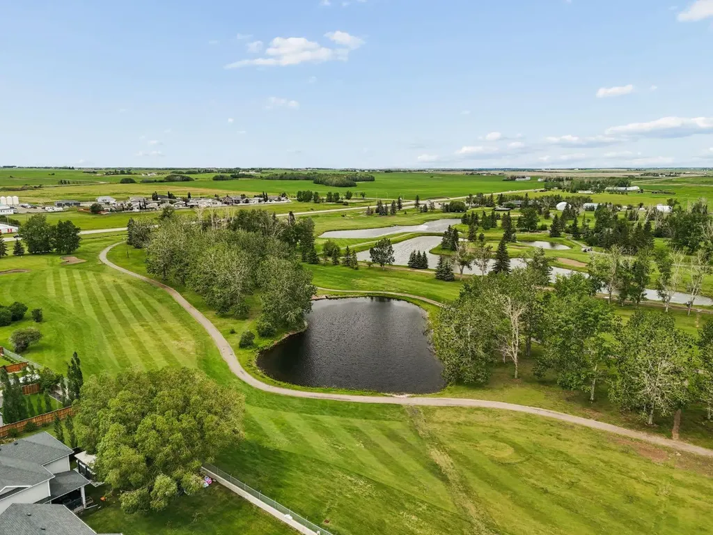 808 Mandalay Link Carstairs AB T0M 0N0