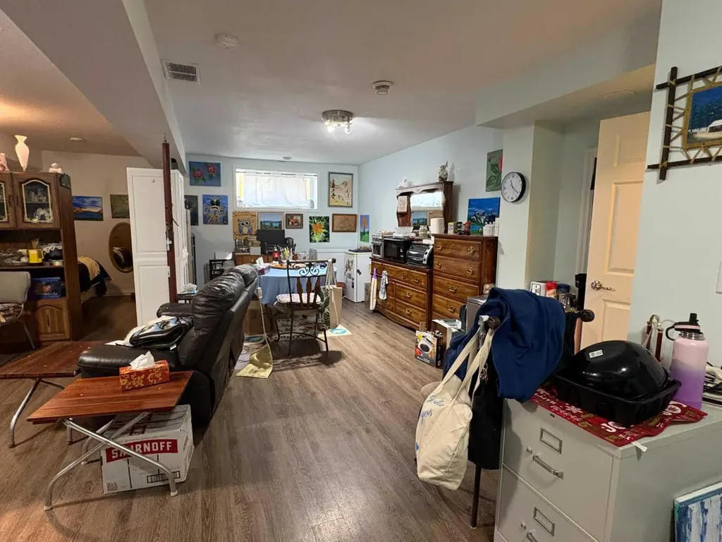 4516 54 Street Ponoka AB T4J 1J4