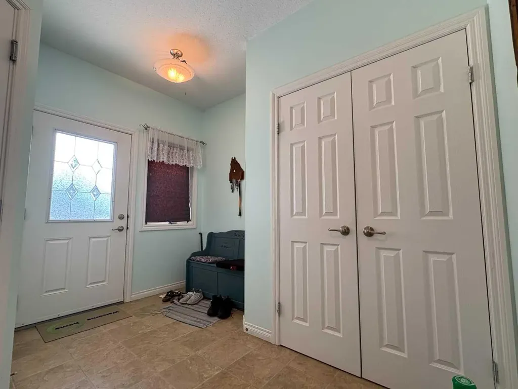 4516 54 Street Ponoka AB T4J 1J4