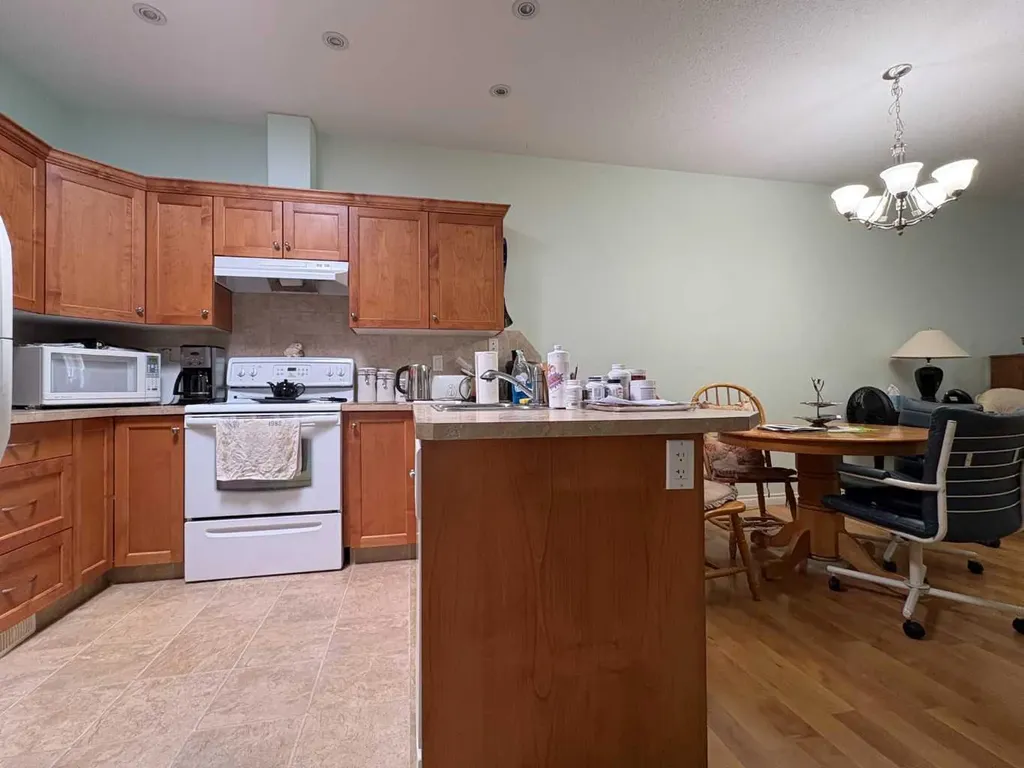 4516 54 Street Ponoka AB T4J 1J4