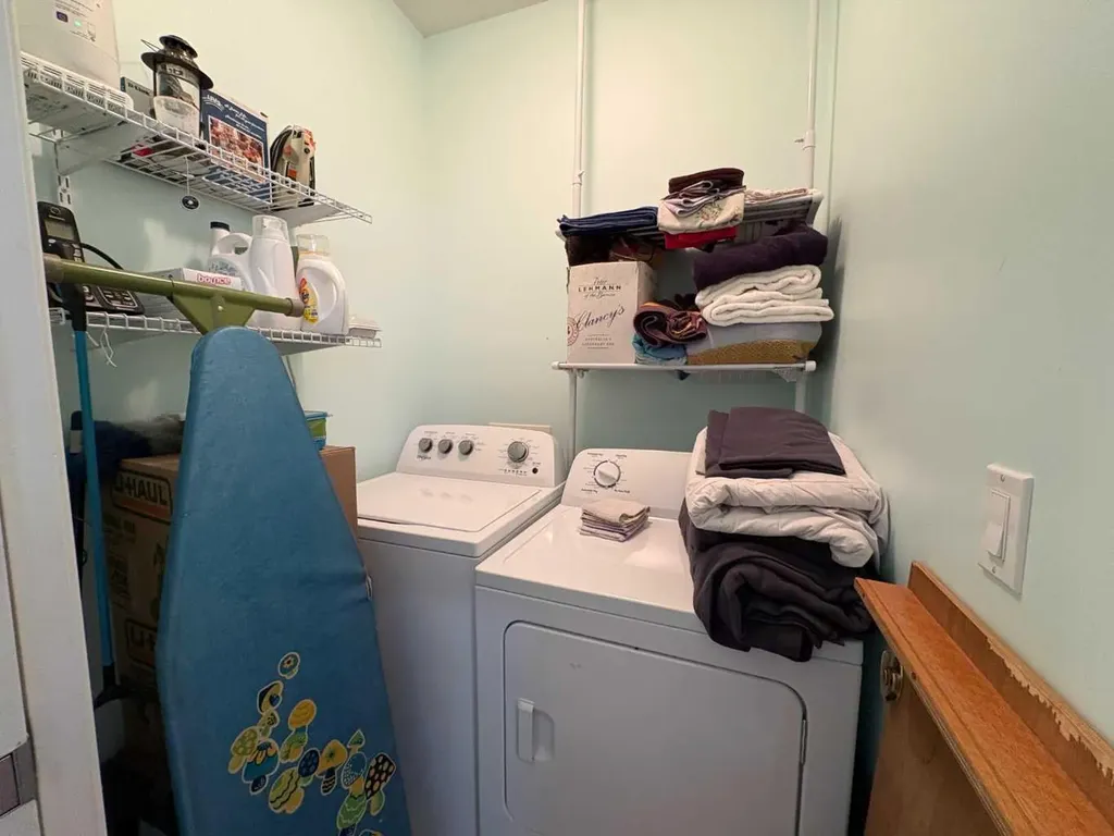 4516 54 Street Ponoka AB T4J 1J4
