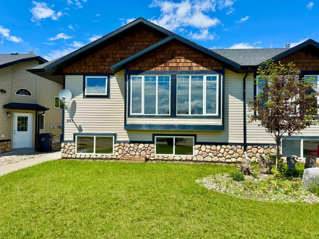881 Kettles Street Pincher Creek AB T0K 1W0