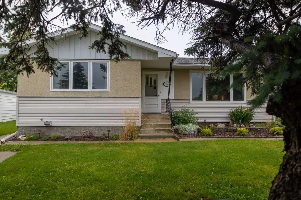 606 6 Avenue W Hanna AB T0J 1P0