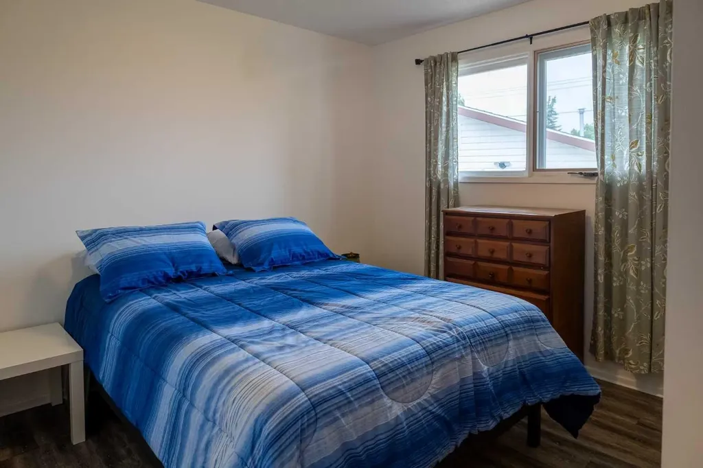 606 6 Avenue W Hanna AB T0J 1P0