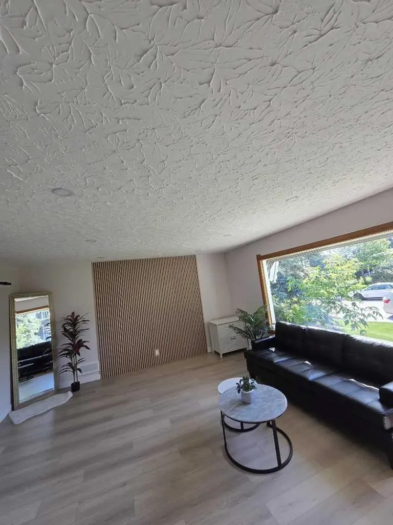 4308 2 Street NW Calgary AB T2K 0Z1