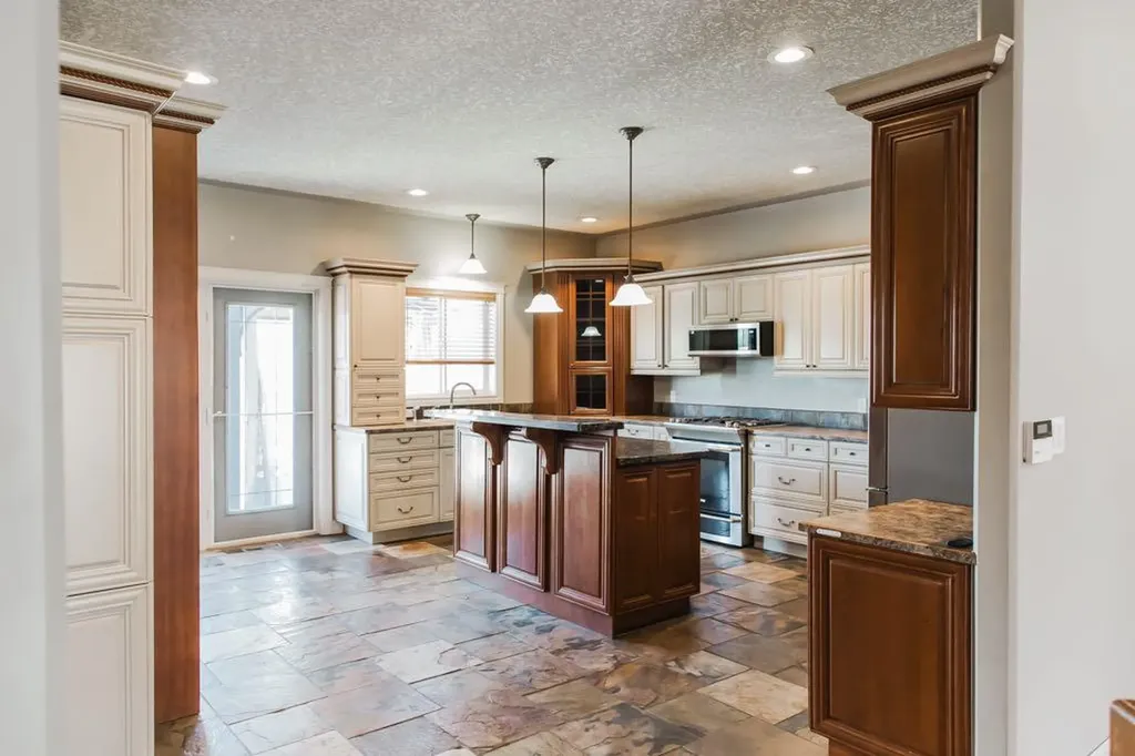 12721 89 Street Grande Prairie AB T8X8C6
