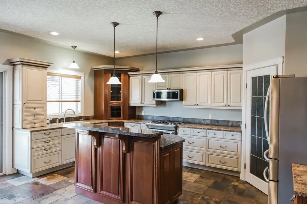 12721 89 Street Grande Prairie AB T8X8C6