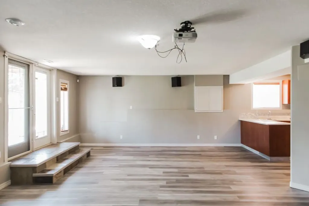 12721 89 Street Grande Prairie AB T8X8C6