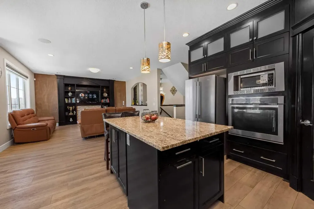 30 Saddlelake View NE Calgary AB T3J 0R6