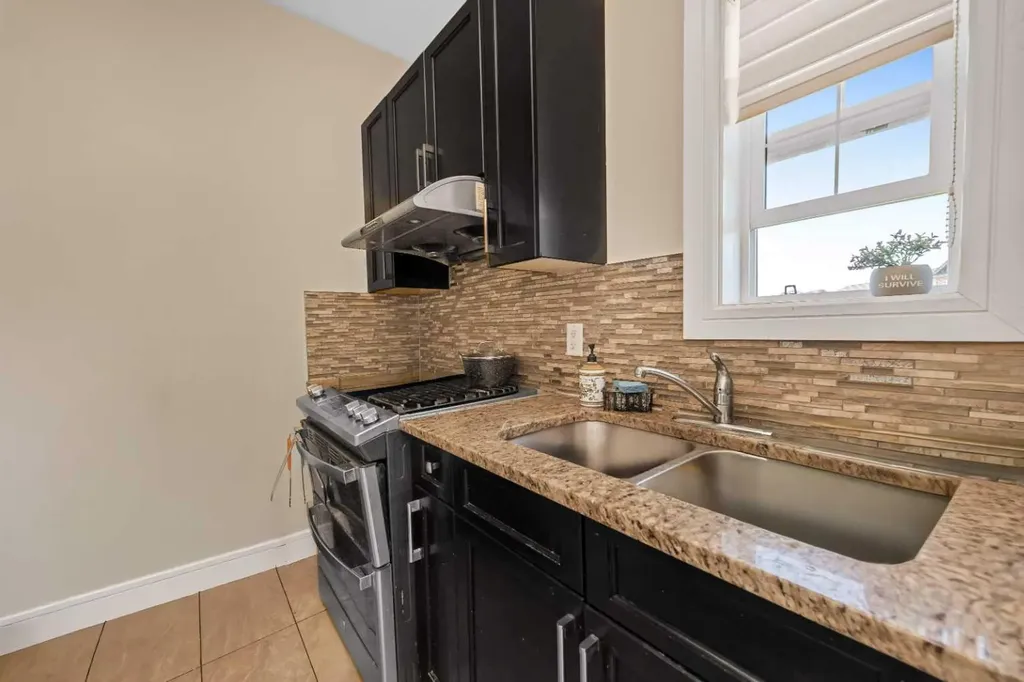 30 Saddlelake View NE Calgary AB T3J 0R6