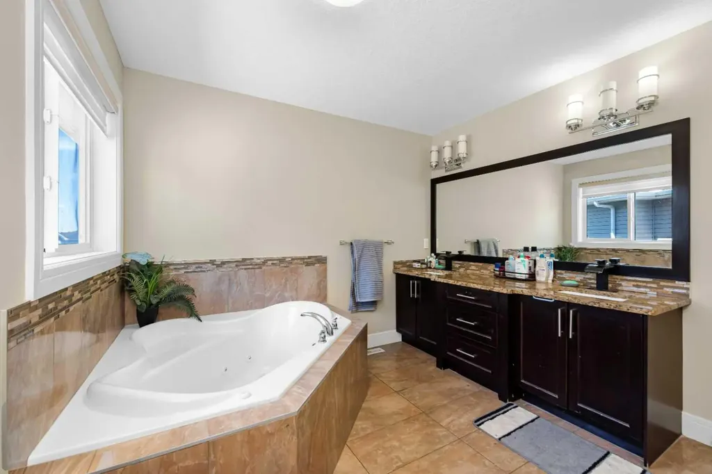 30 Saddlelake View NE Calgary AB T3J 0R6