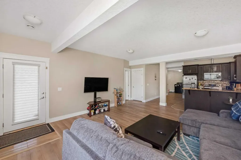 30 Saddlelake View NE Calgary AB T3J 0R6