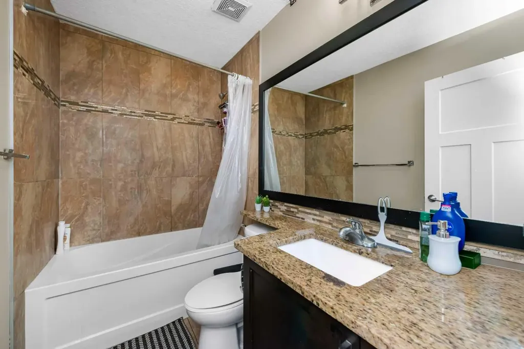 30 Saddlelake View NE Calgary AB T3J 0R6