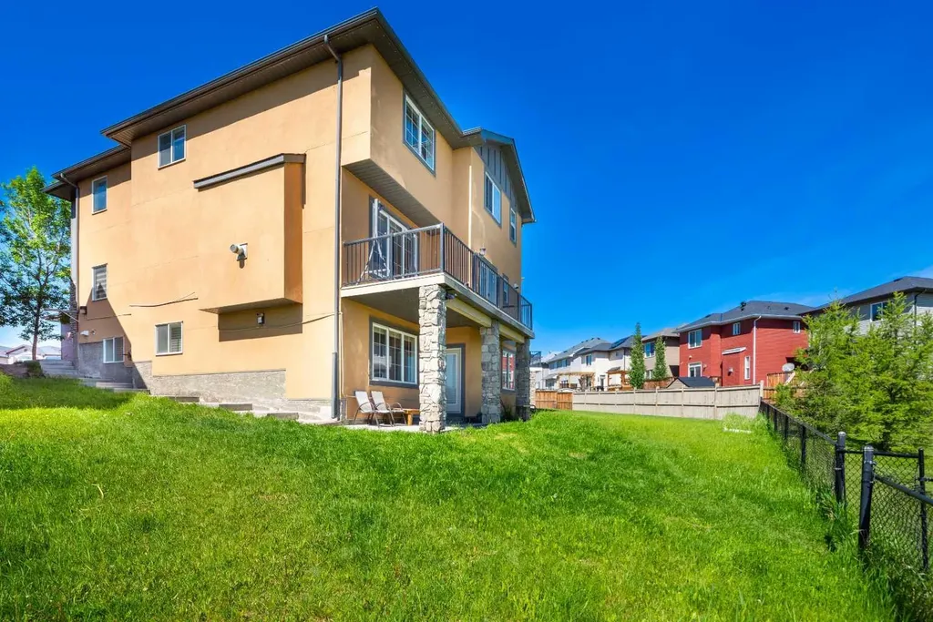 30 Saddlelake View NE Calgary AB T3J 0R6