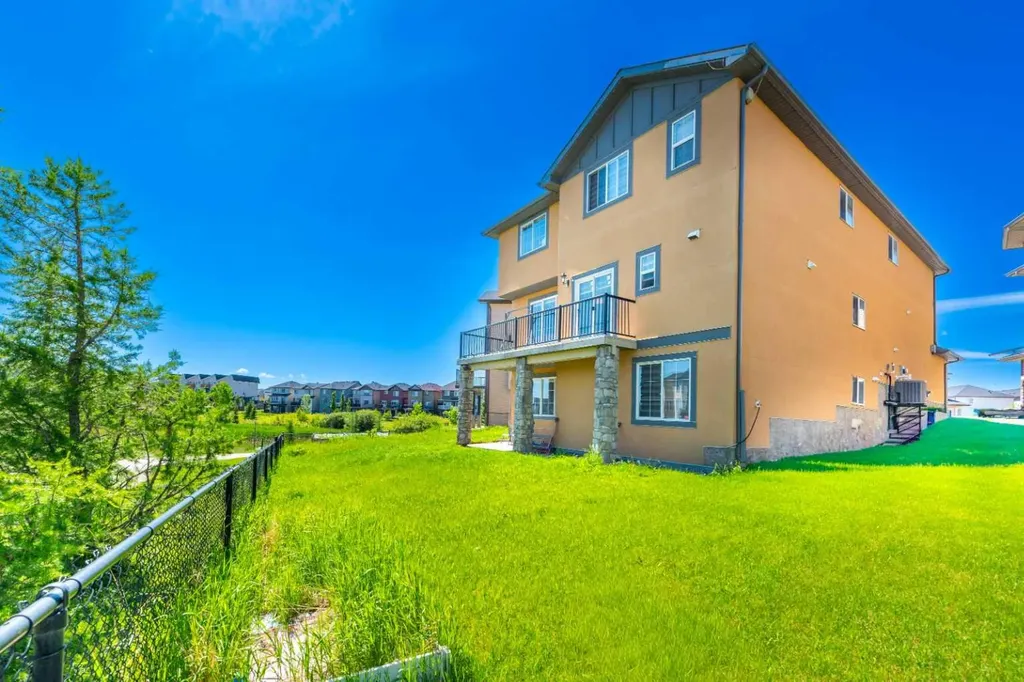 30 Saddlelake View NE Calgary AB T3J 0R6