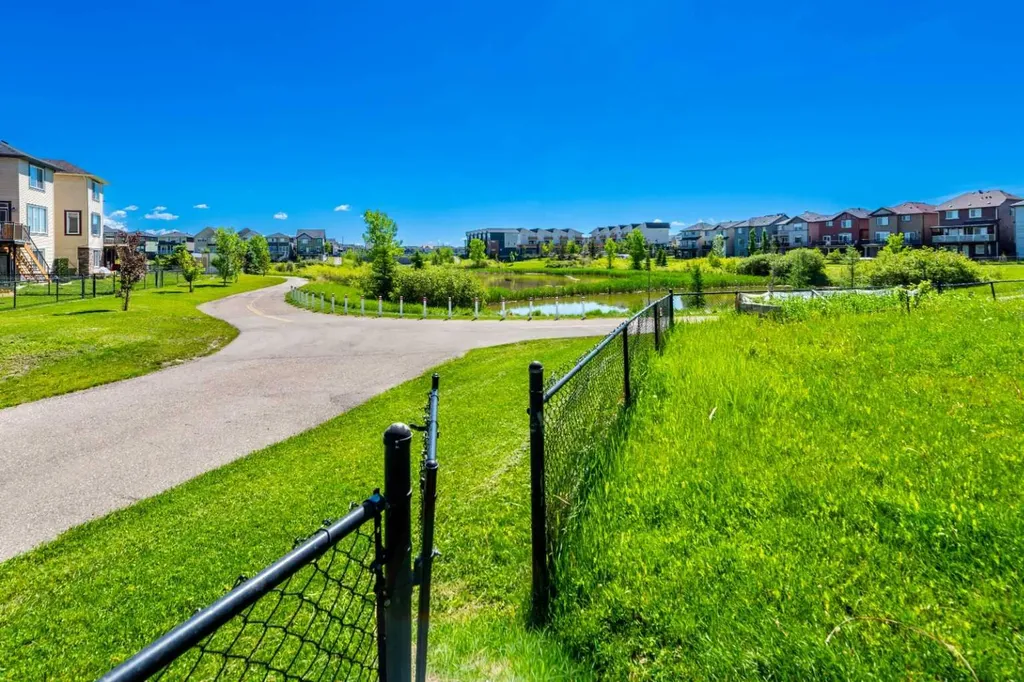 30 Saddlelake View NE Calgary AB T3J 0R6