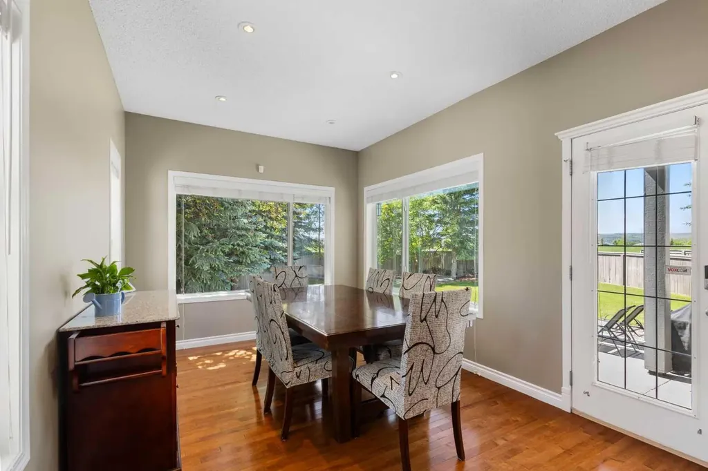226 Springbank Place SW Calgary AB T3H 3S4