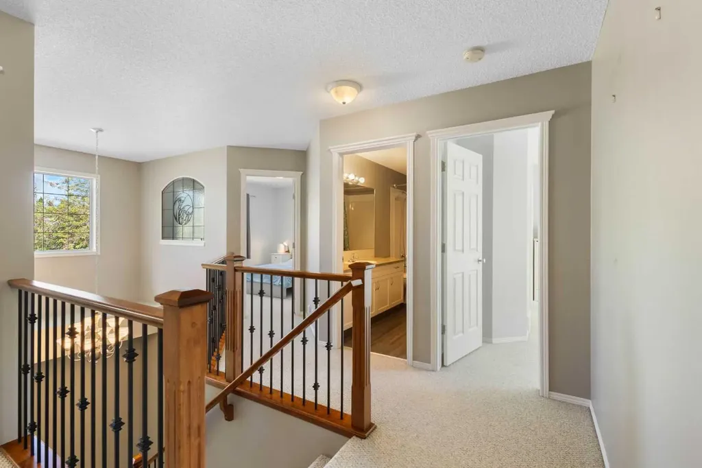 226 Springbank Place SW Calgary AB T3H 3S4