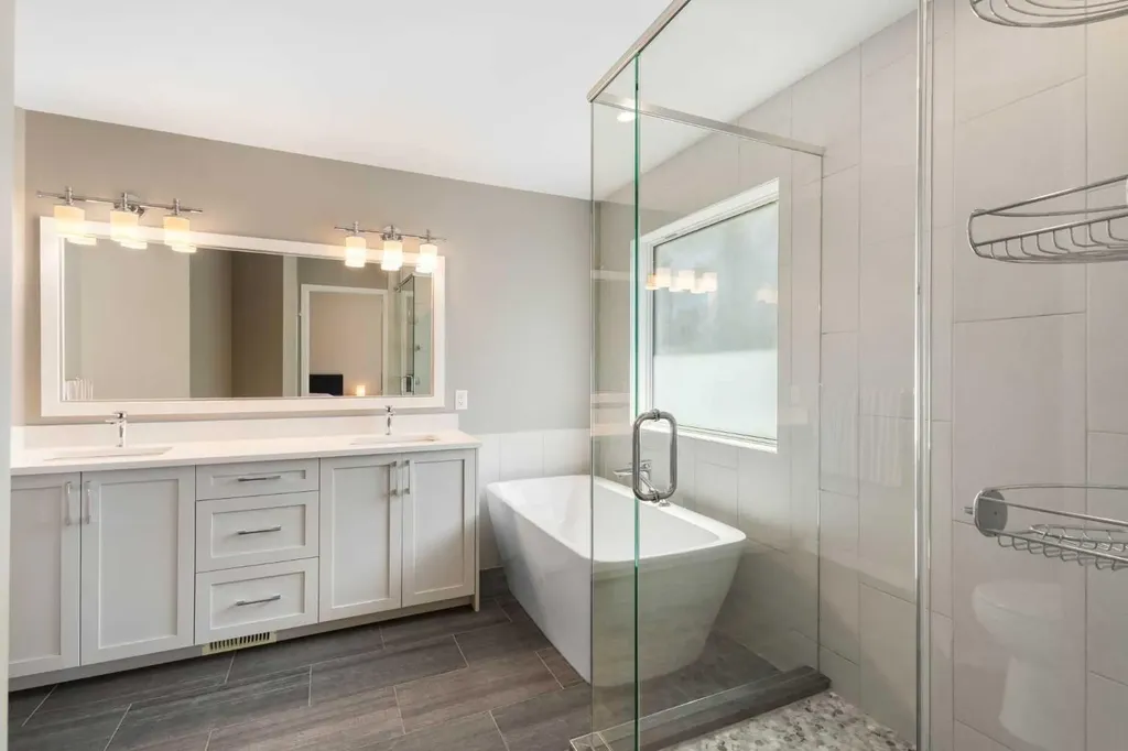 226 Springbank Place SW Calgary AB T3H 3S4