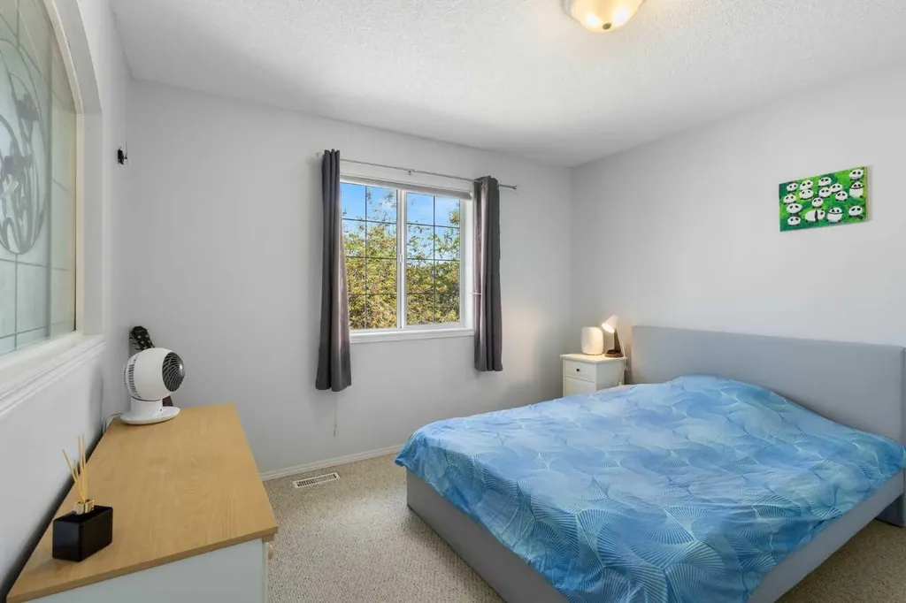 226 Springbank Place SW Calgary AB T3H 3S4