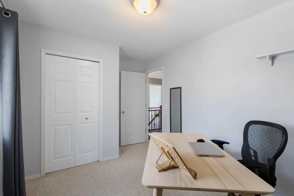 226 Springbank Place SW Calgary AB T3H 3S4