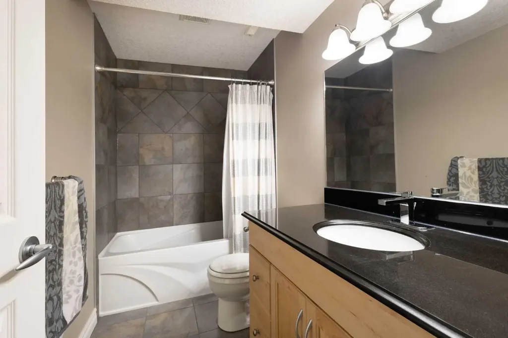 226 Springbank Place SW Calgary AB T3H 3S4