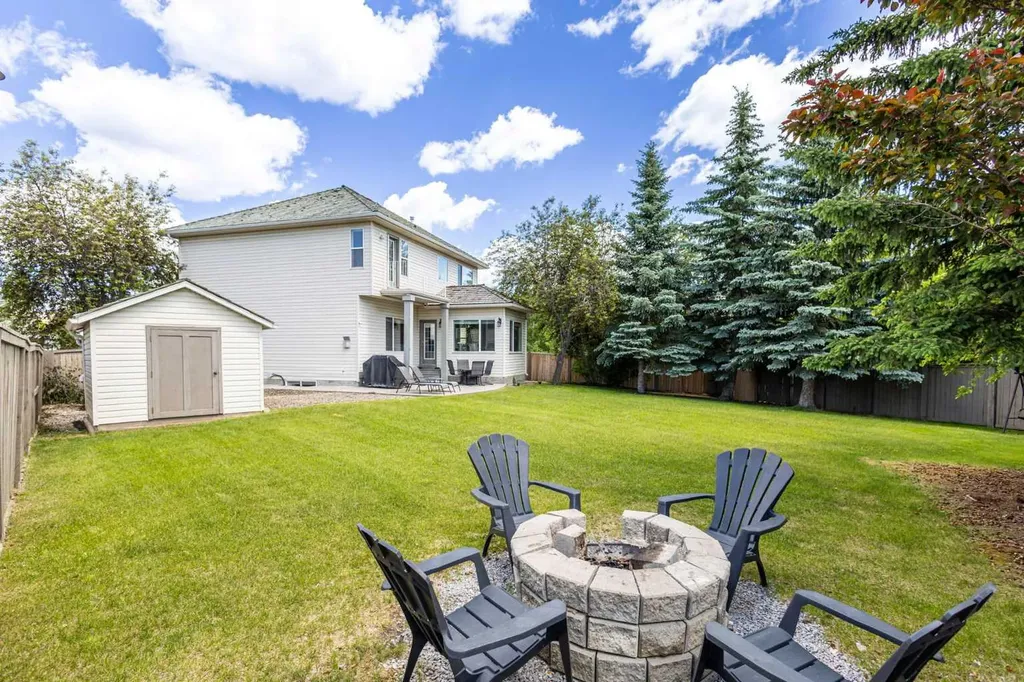 226 Springbank Place SW Calgary AB T3H 3S4