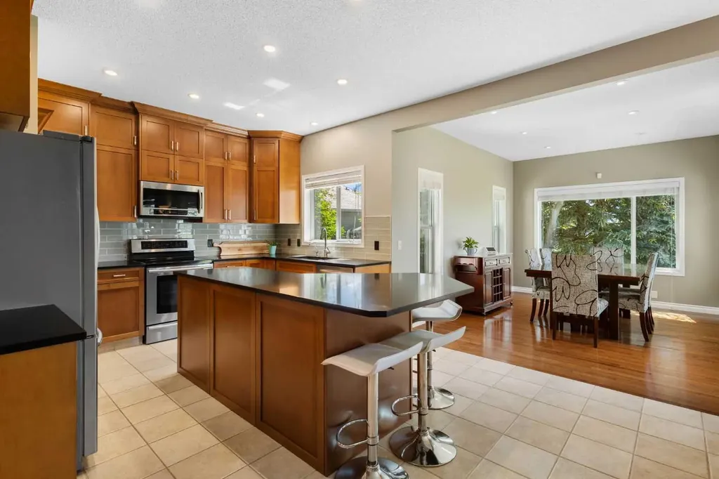 226 Springbank Place SW Calgary AB T3H 3S4